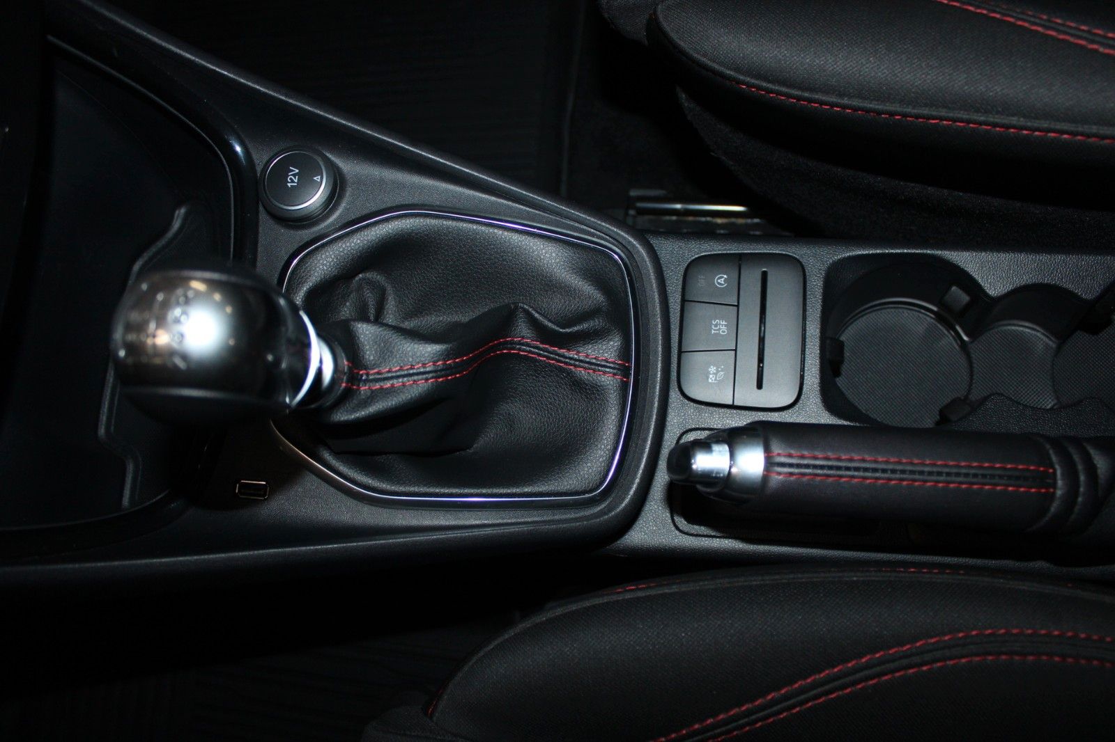 Fahrzeugabbildung Ford Puma MHEV ST-Line LED NAVI DAB Ganzjahresreifen