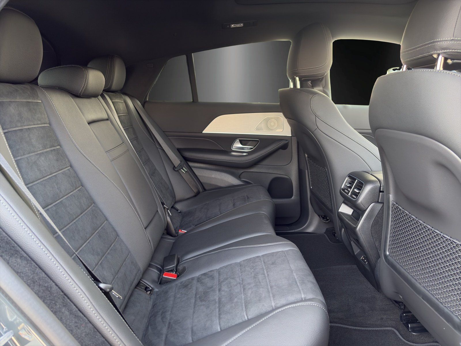 Fahrzeugabbildung Mercedes-Benz GLE 400 e 4M Coupé AMG AHK BURMESTER 360°