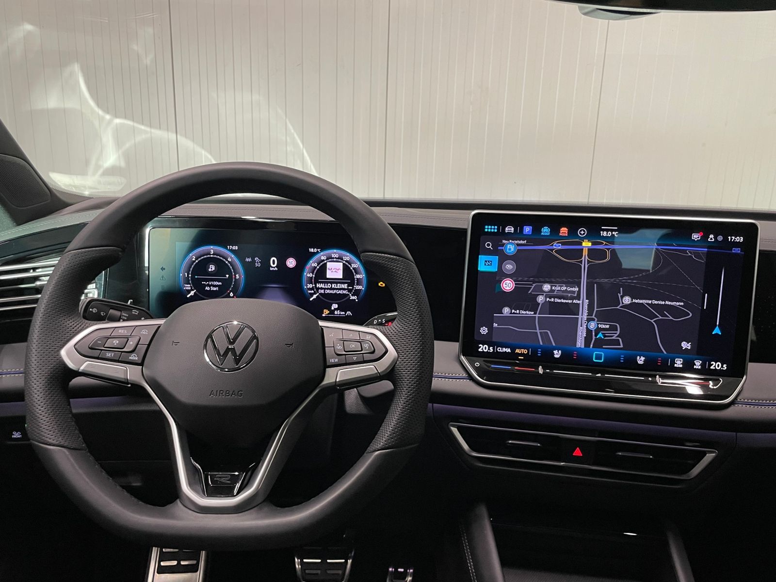 Tiguan R-Line 2.0 TDI DSG AHK PANO NAVI