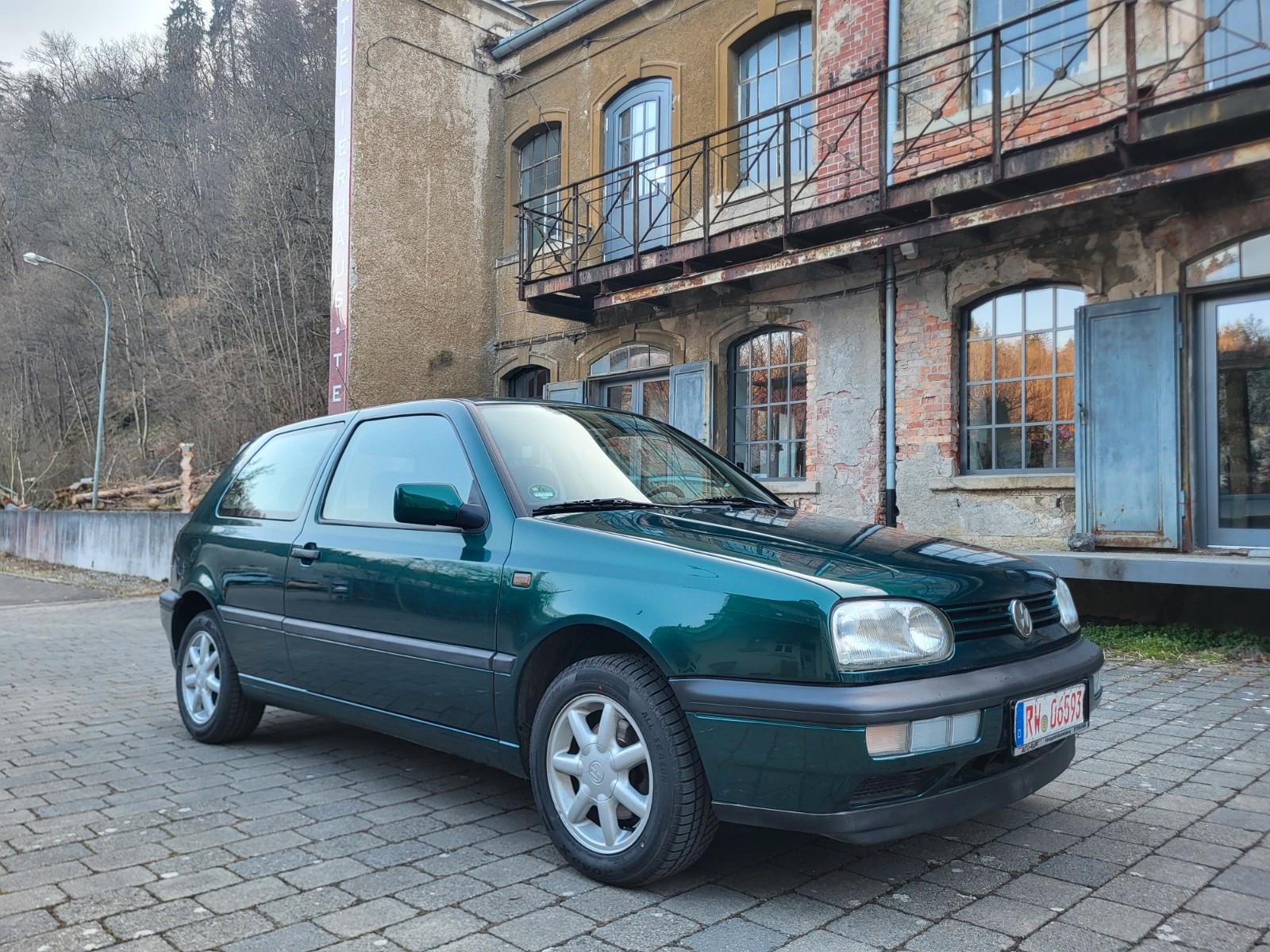 Volkswagen Golf 1.8 Avenue Schiebedach Automatik Oldtimer H