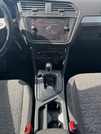 Volkswagen Tiguan - 11