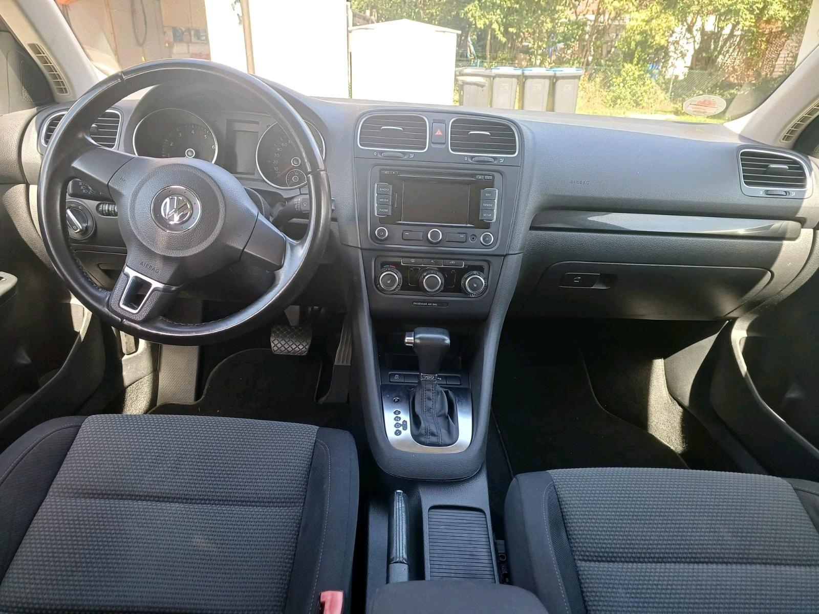 Volkswagen Golf 2011 — photo 9