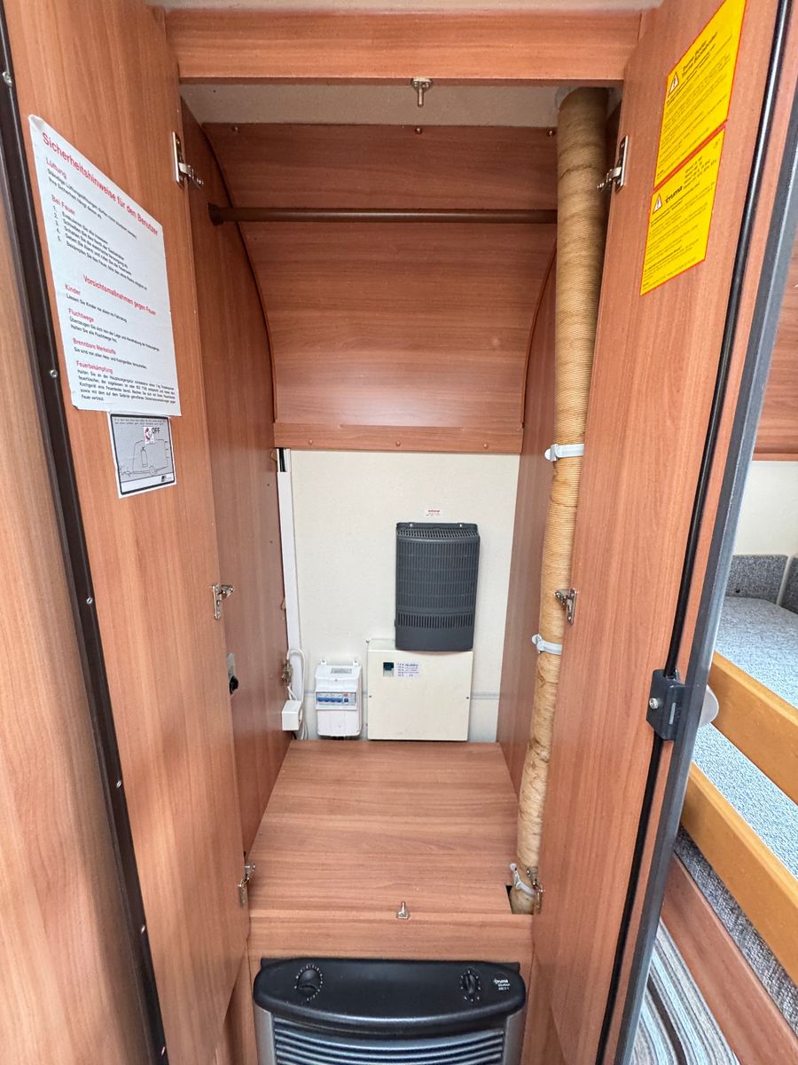 Fahrzeugabbildung Hobby 545 KMF DE LUXE SAT TV MOVER RUNDSITZGRUPPE