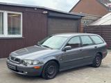 Volvo V40 1.8 KLIMAAUTOMATIK SHZ LEDER XENON - gebrauchte Volvo V40 aus dem Jahr 2003