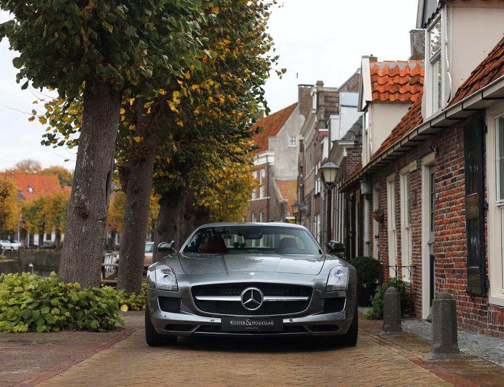Mercedes-Benz SLS AMG