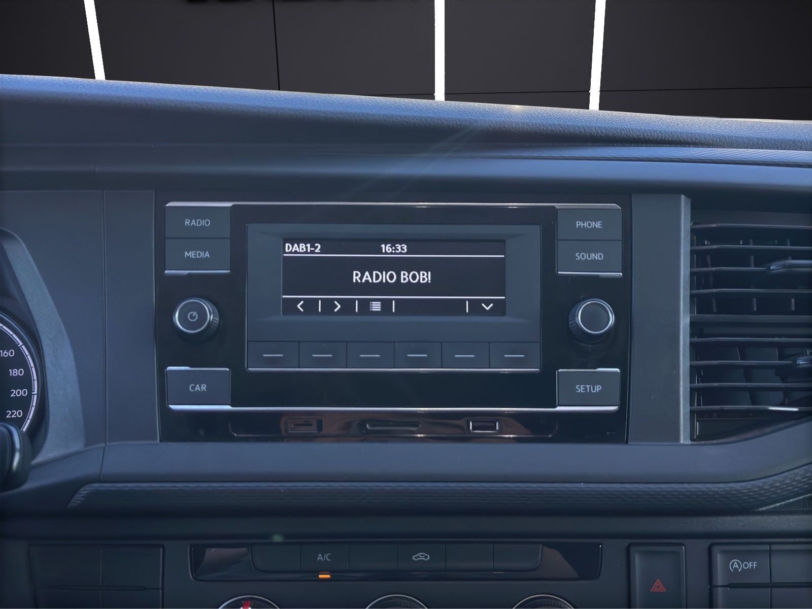 Fahrzeugabbildung Volkswagen T6 Transporter T6.1 Kasten TDI STH PDC DAB+ Klim