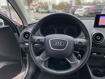 Fahrzeugabbildung Audi A3 Attraction DSG Navi PDC SHZ Klima uvm
