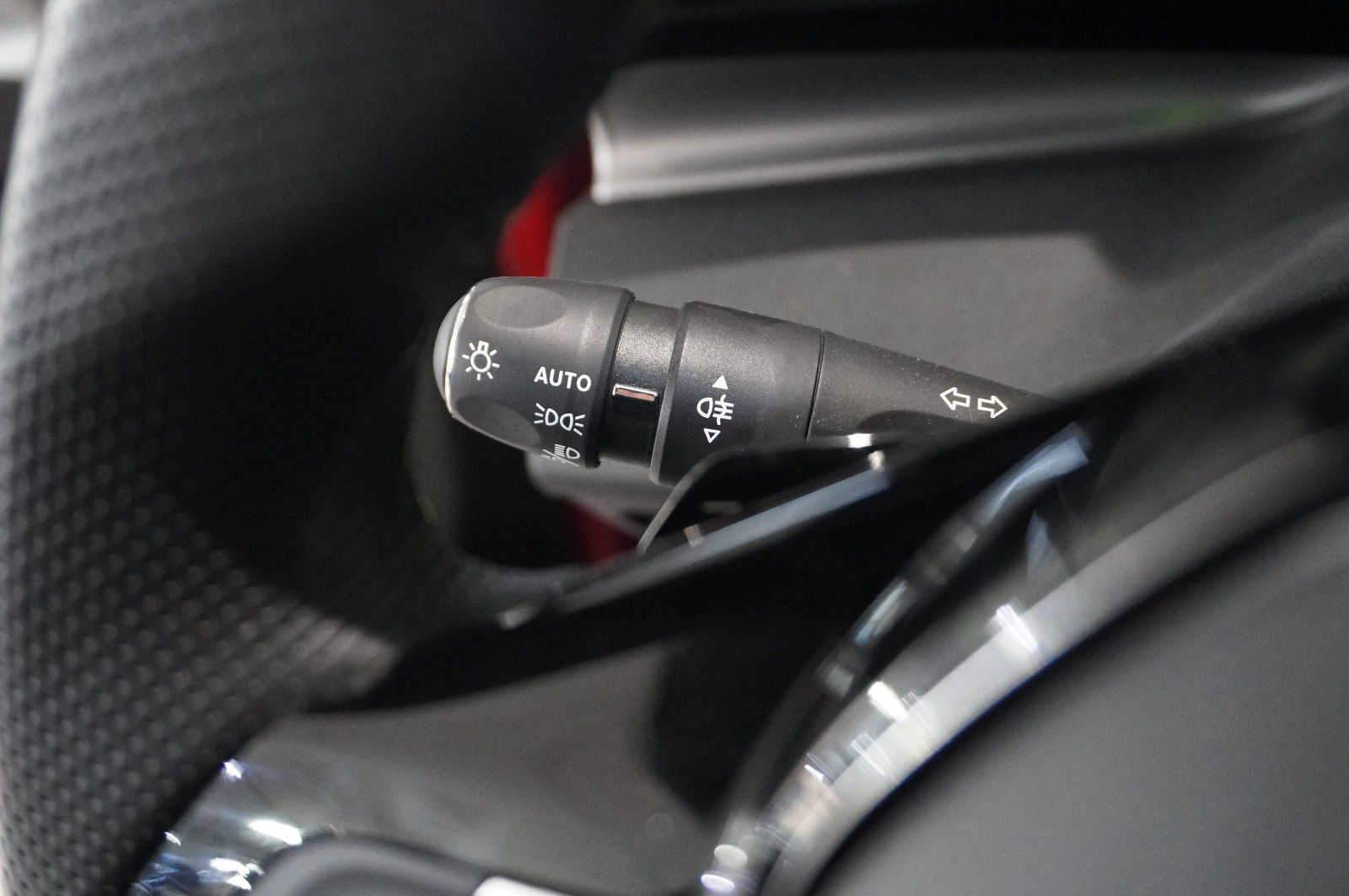 Fahrzeugabbildung Peugeot 308 SW 1.5D GT SPORT NAVI/LED/KAMERA/VIRT./DAB+