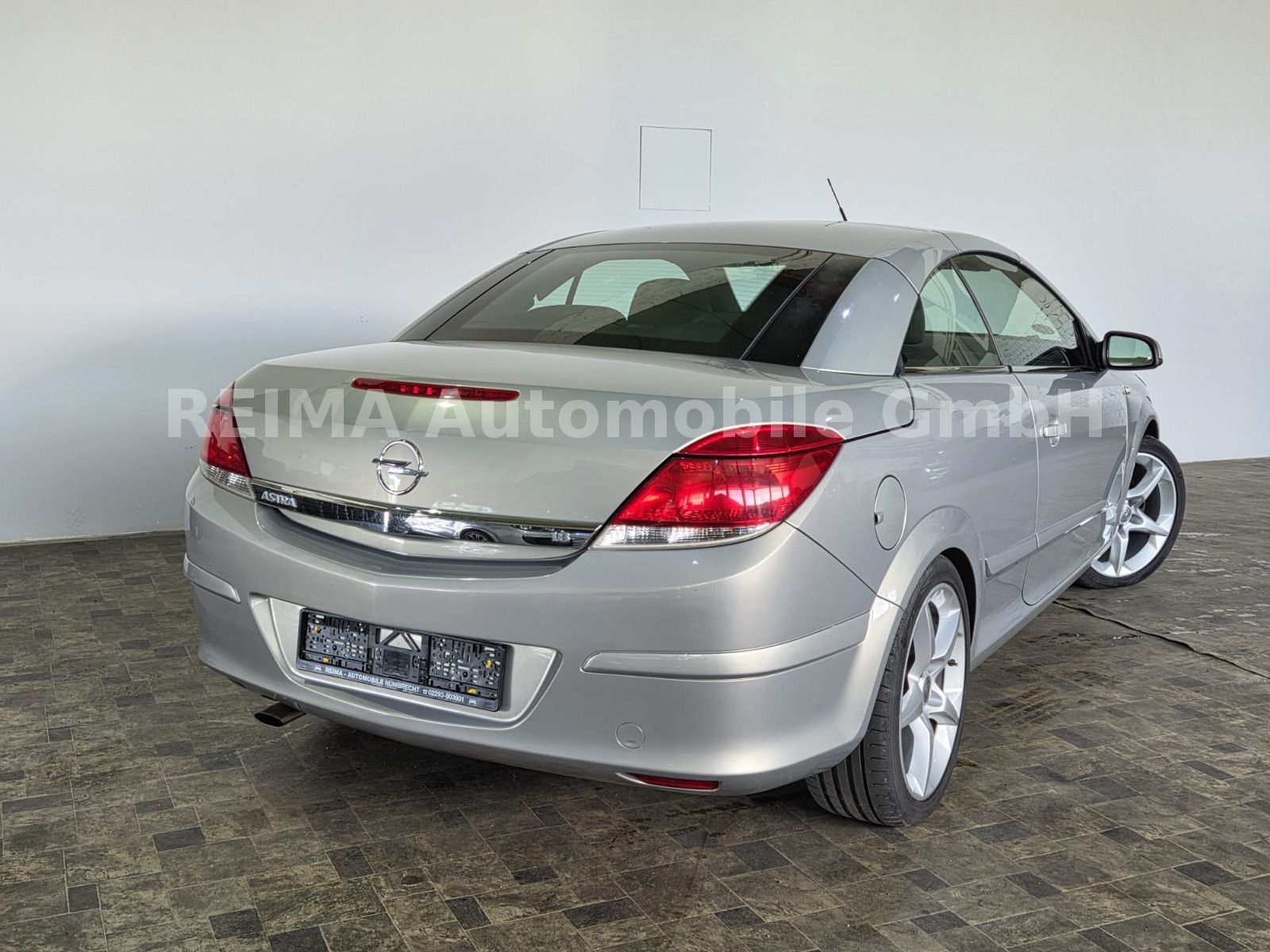 Fahrzeugabbildung Opel Astra 1,8i  H Twin Top Edition