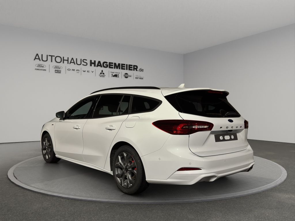 Fahrzeugabbildung Ford Focus Turnier ST-Line