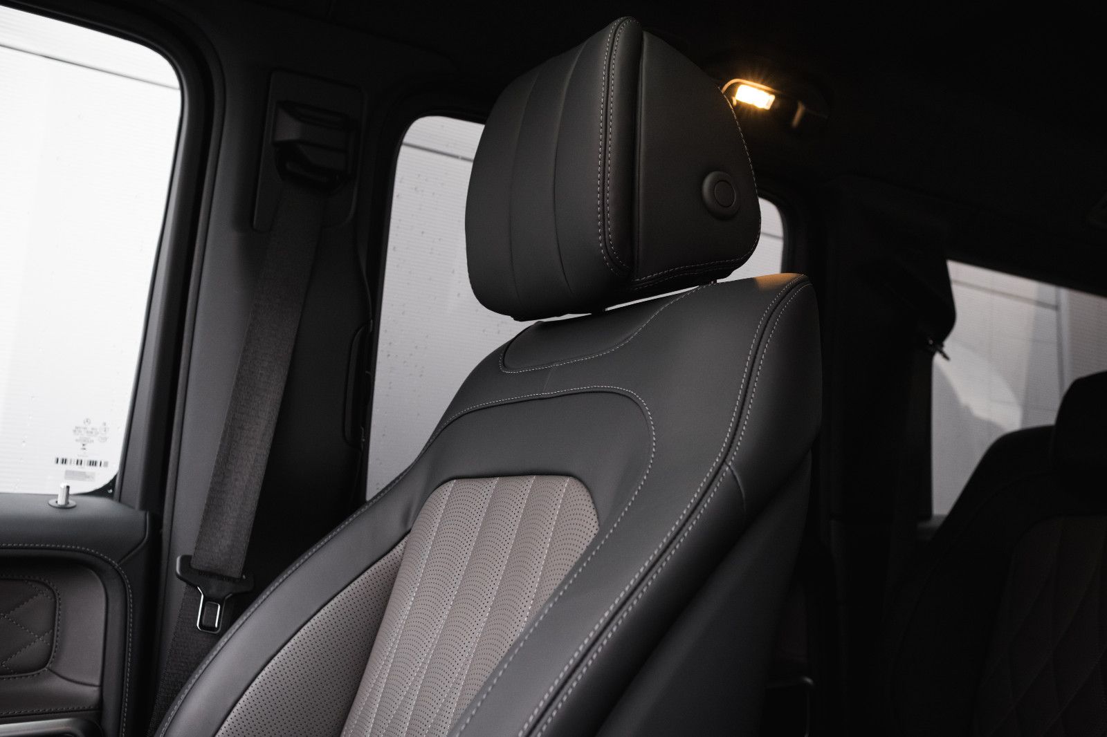 Fahrzeugabbildung Mercedes-Benz G 500 Final Edition Black-Burmester-LED