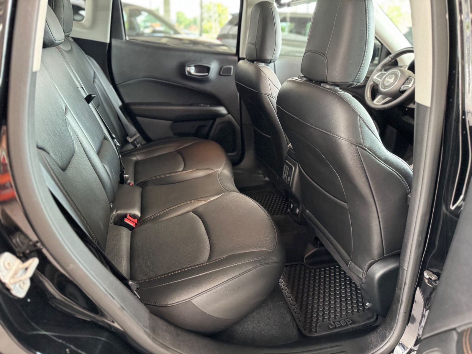 Fahrzeugabbildung Jeep Compass 1.4 T Limited 4WD "AHK GJR Luxus-Paket "