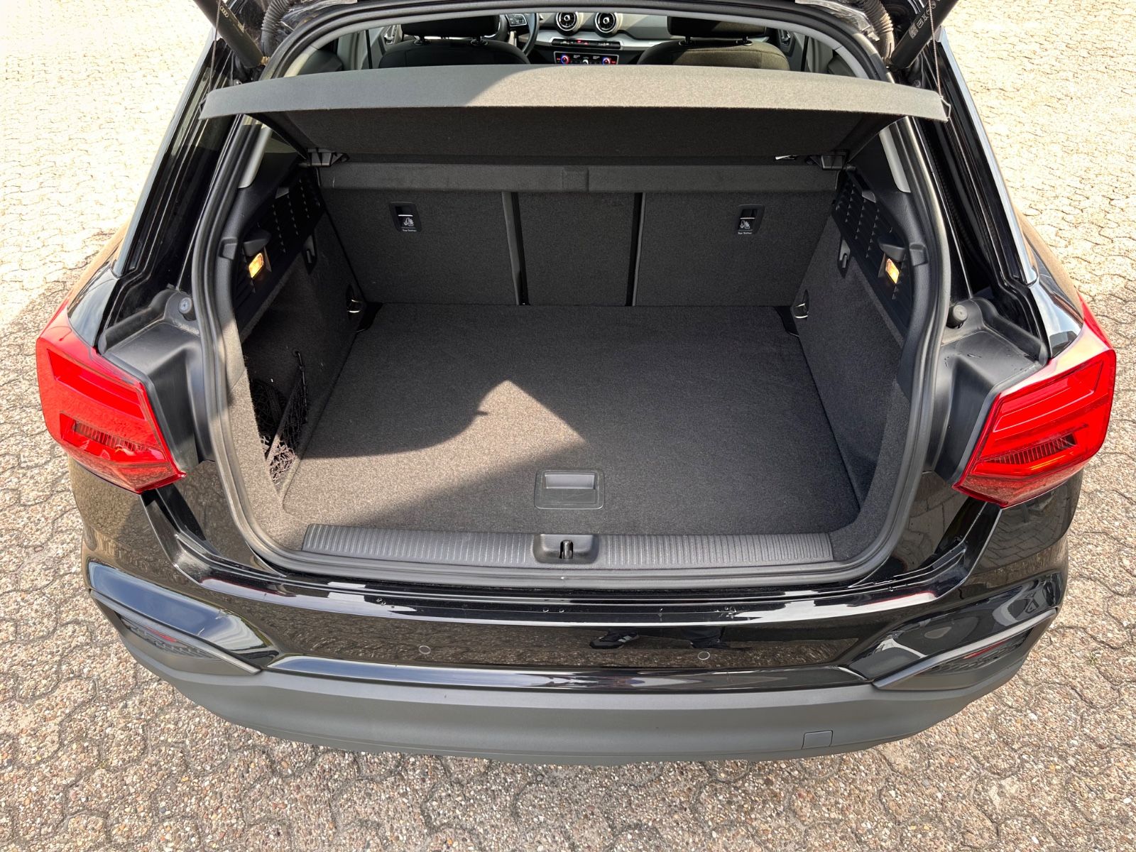 Fahrzeugabbildung Audi Q2 35 TFSI Navi/Virtual/APP/eHeck/RFK/PDC/LED