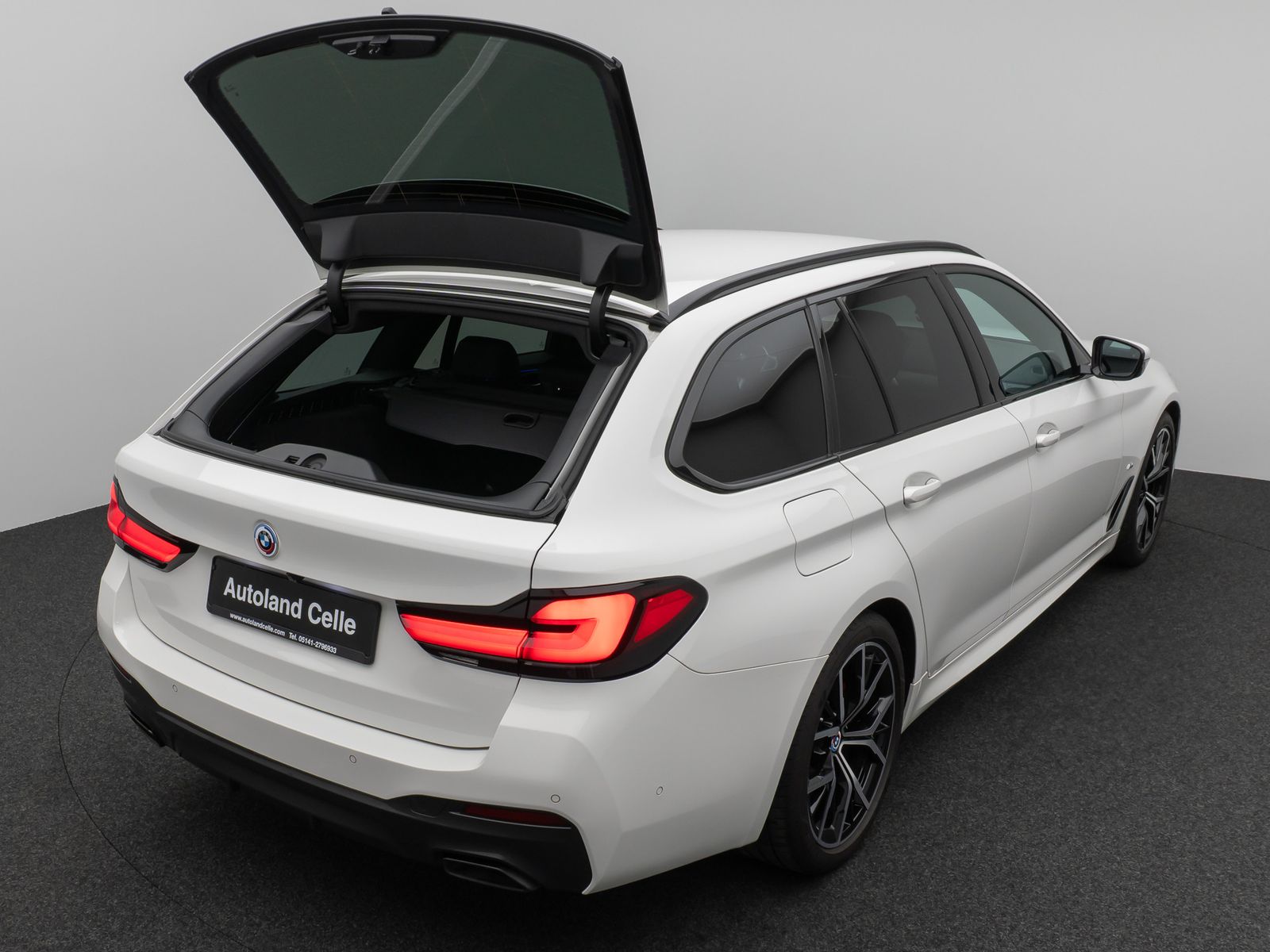 Fahrzeugabbildung BMW 530d M Sportpaket Pro Kamera DAB HiFi Alarm AHK