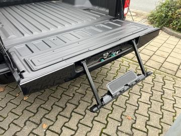 Bild 5 Foton 4 PickUp DoKa 4WD - Heckklappe mit Trittbrett