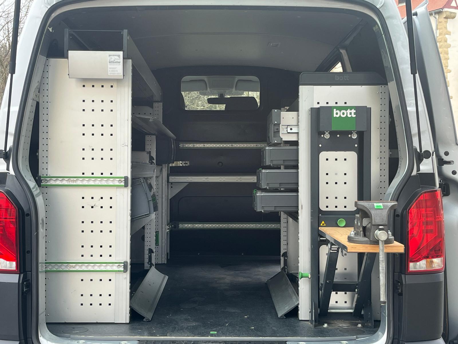 Volkswagen T6.1 BOTT REGALS. TEMP. SHZ NAVI KLIMA 1.HAND