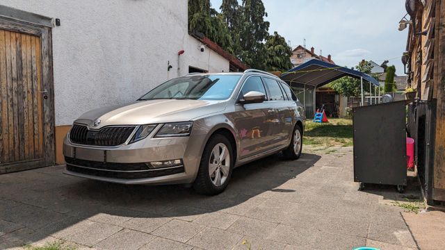 Skoda Octavia 1.6 TDI SCR DSG Style Combi Style