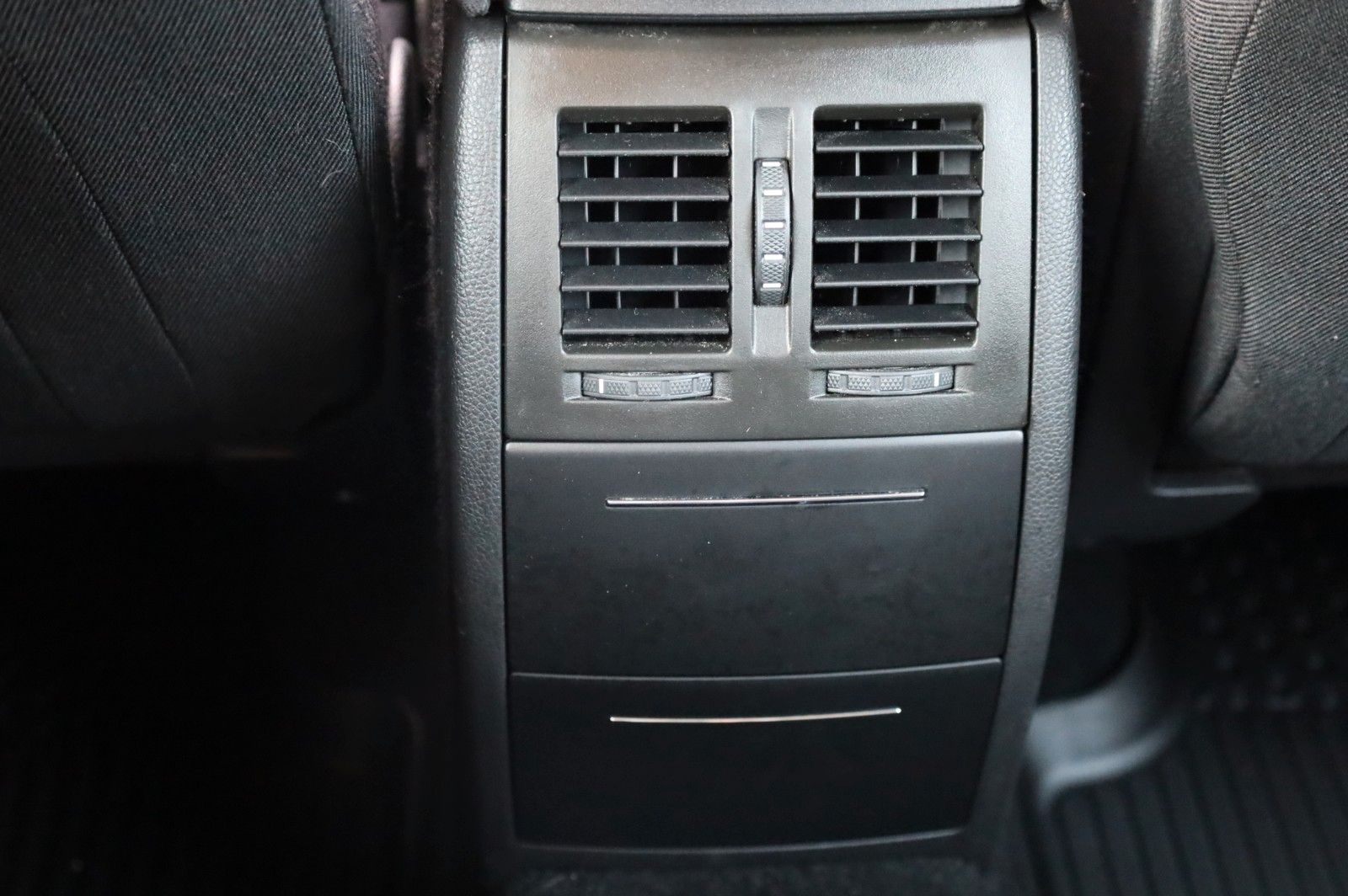 Fahrzeugabbildung SKODA Yeti 1.4 TSI Ambition *DSG *SHZ *PDC *Sunset