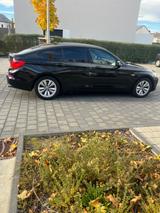 BMW  535d xDrive Gran Turismo  - schwarze BMW 535 Gran Turismo