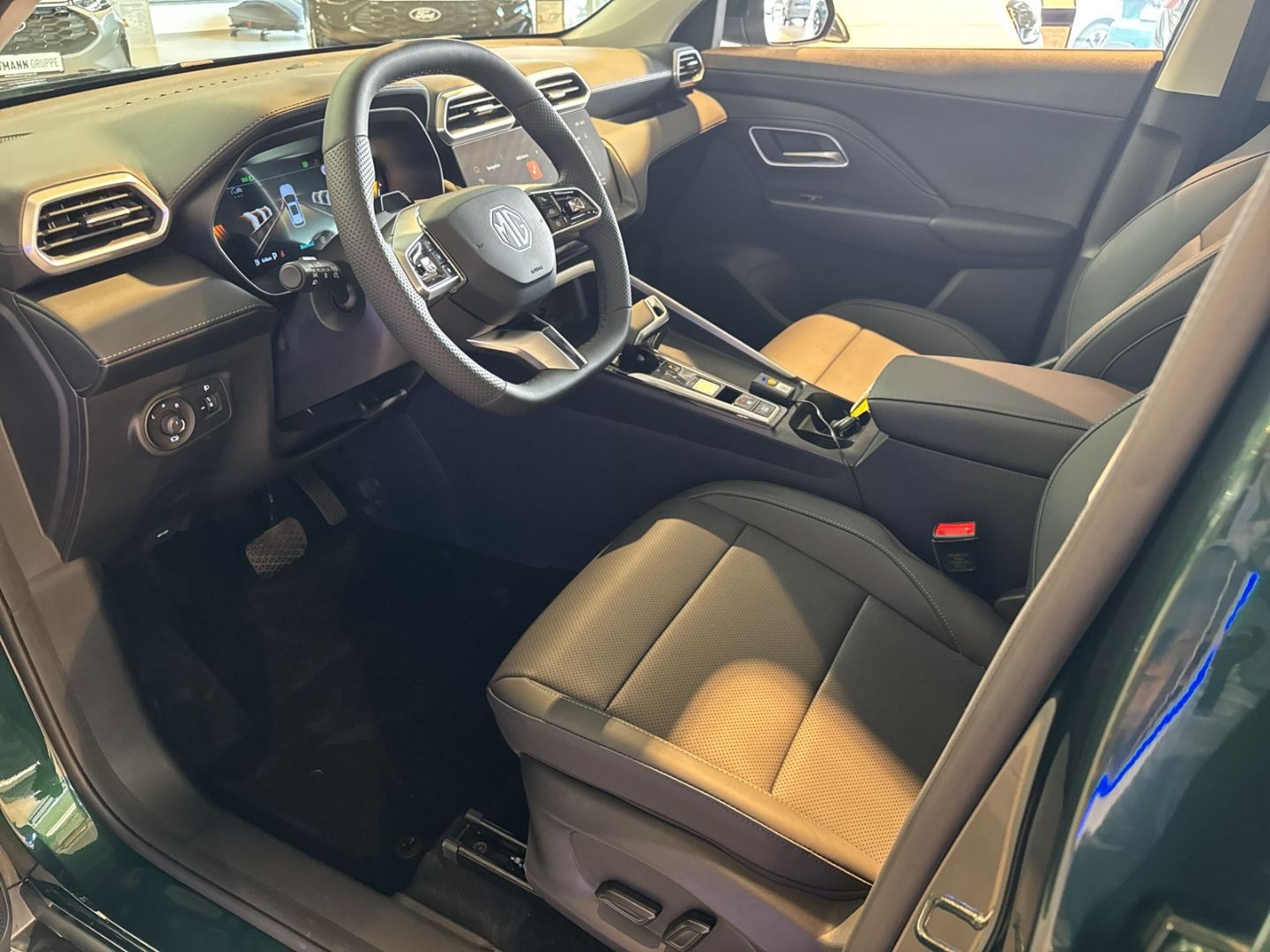 Fahrzeugabbildung MG ZS Hybrid+ LUXURY AT MY25 TOP FINANZ* Navi 360 C