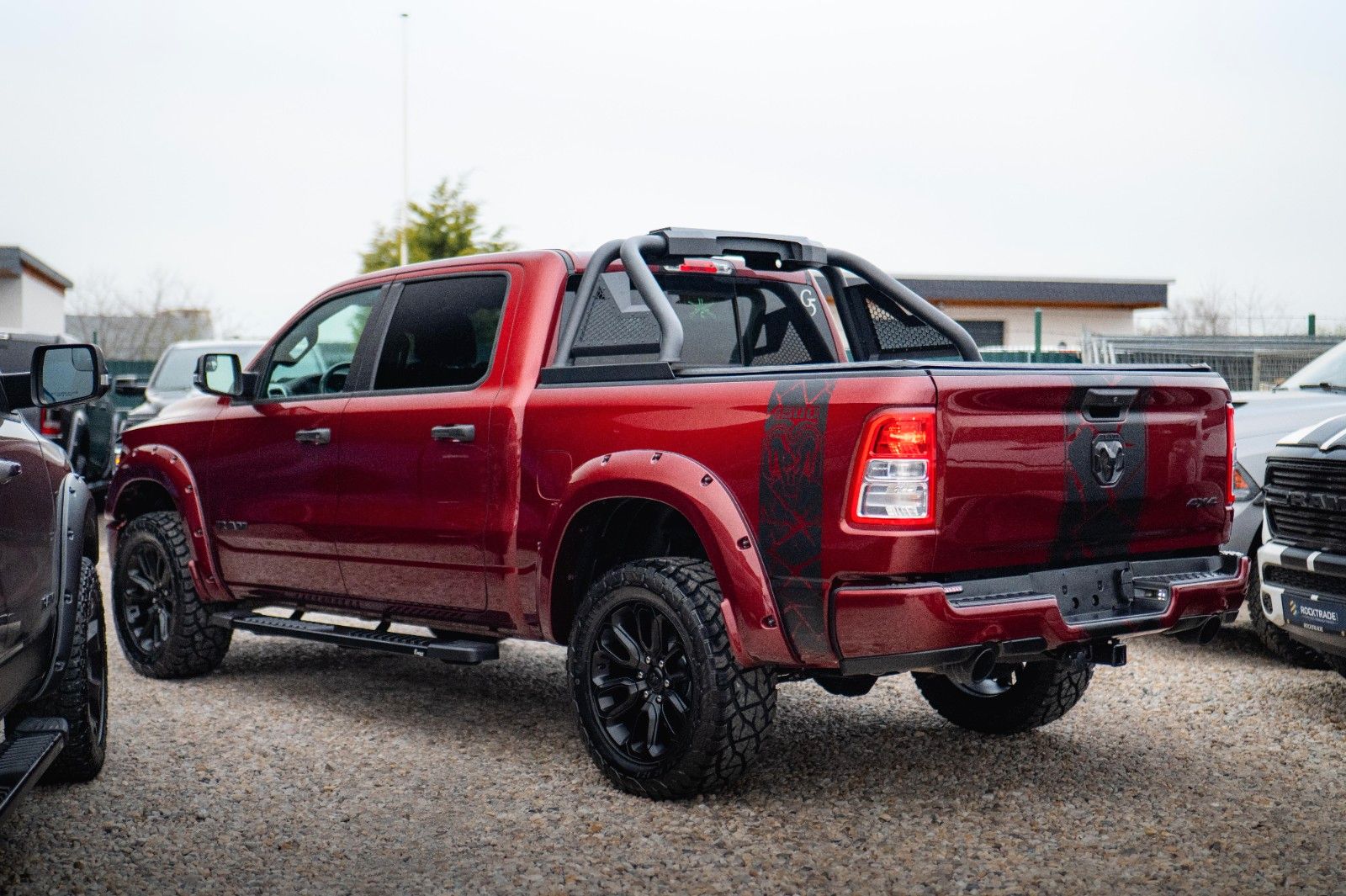 Fahrzeugabbildung Dodge RAM 5.7 V8 HEMI 4x4 OFFROAD NIGHT-Edition LED