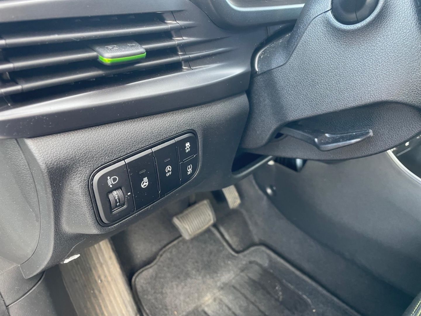 Fahrzeugabbildung Hyundai i20 1.0T Mild-Hybrid Intro Allwetter Sitzheizung