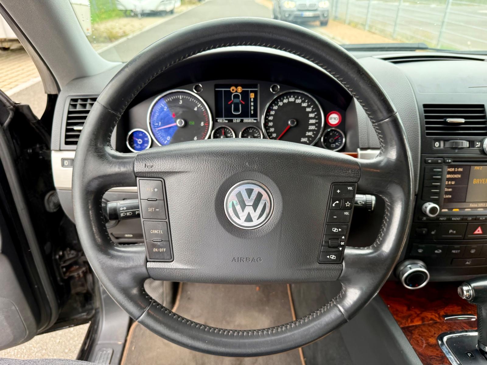 Volkswagen Touareg 2006 — photo 8