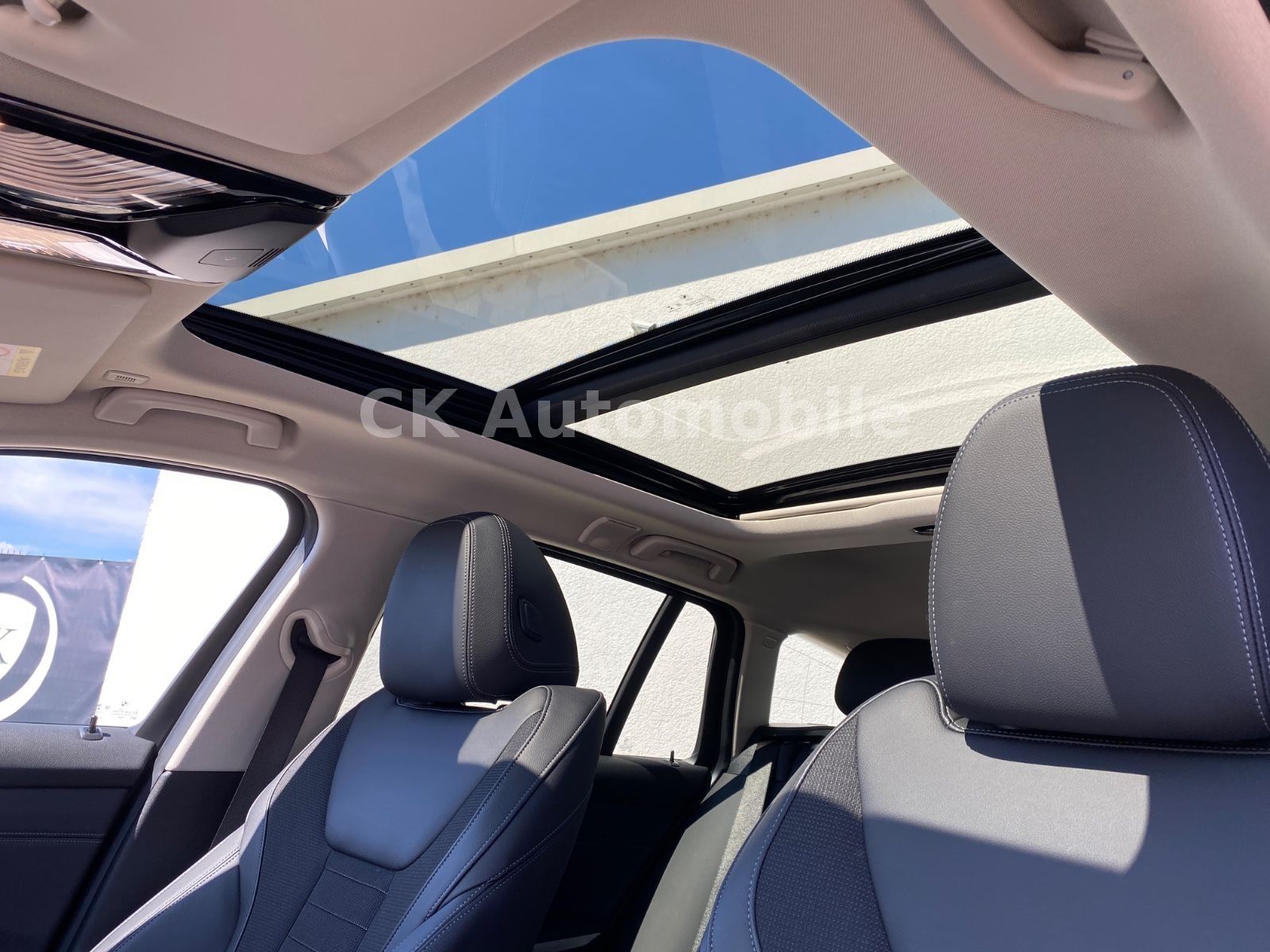 Fahrzeugabbildung BMW 320d xDrive Touring Sport-Line/Laser/Pano/Kamera