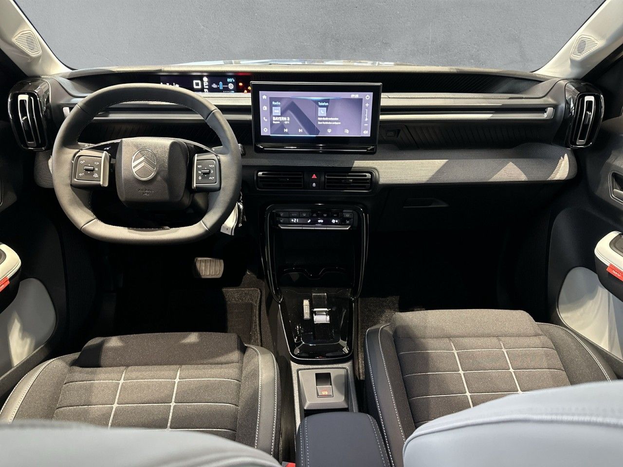 Fahrzeugabbildung Citroën C3 Hybrid 110 Plus
