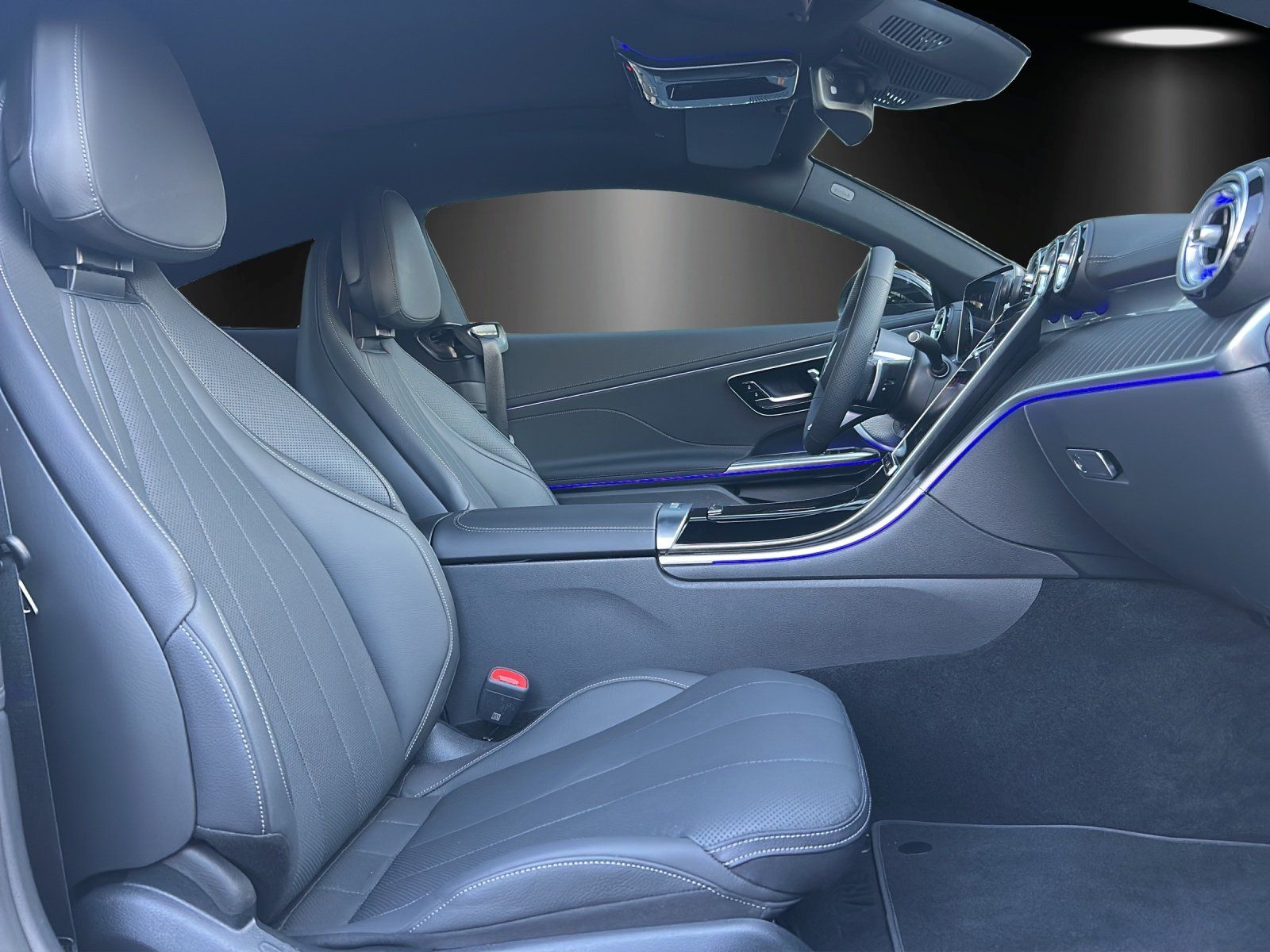 Fahrzeugabbildung Mercedes-Benz CLE 300 4MATIC Coupé AMG 360° Pano AHK DigLight