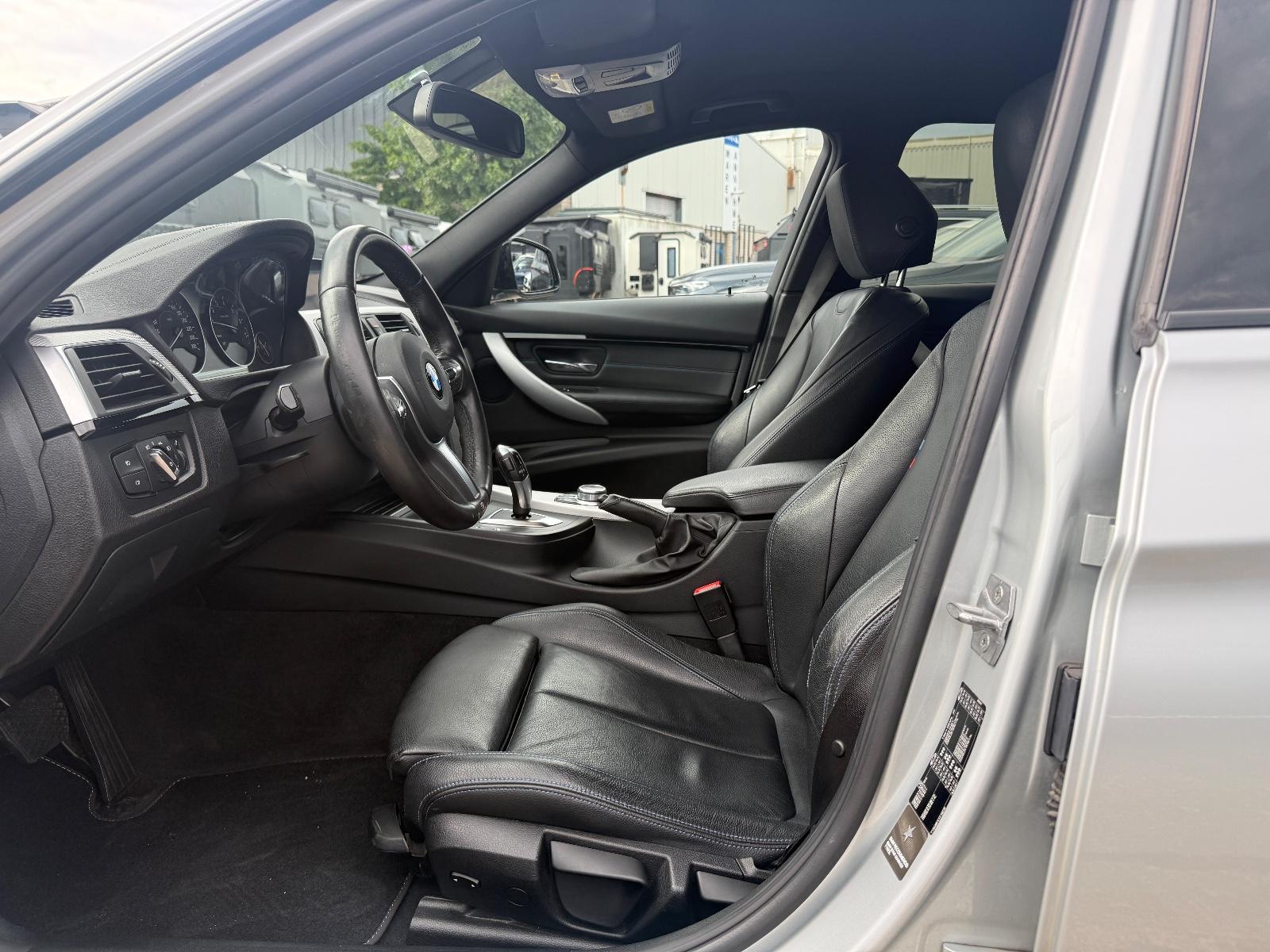 BMW 318i M Sport/LED/SHZ/Leder/Shadow Line