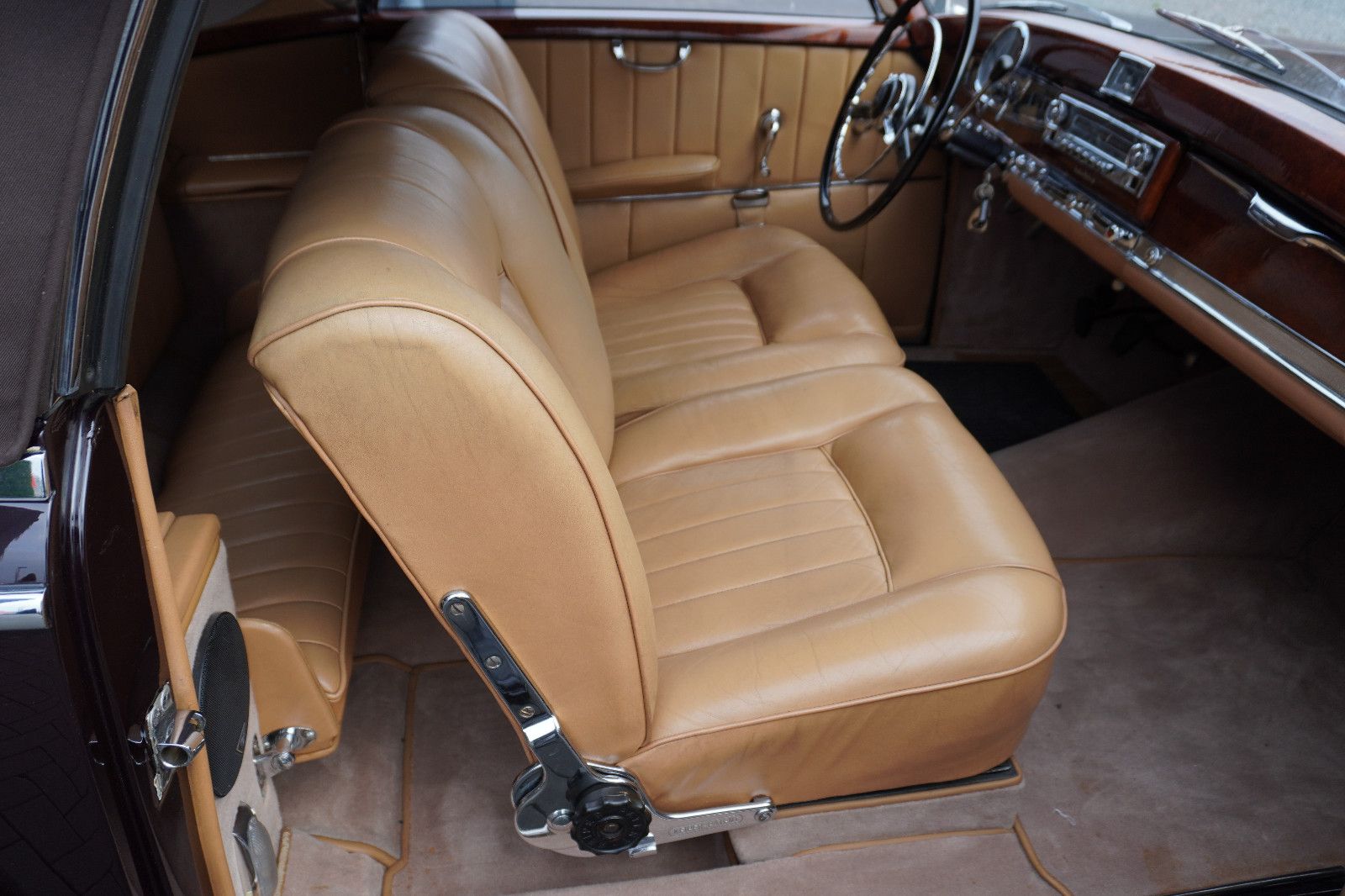 Fahrzeugabbildung Mercedes-Benz 300 S Cabriolet W 188