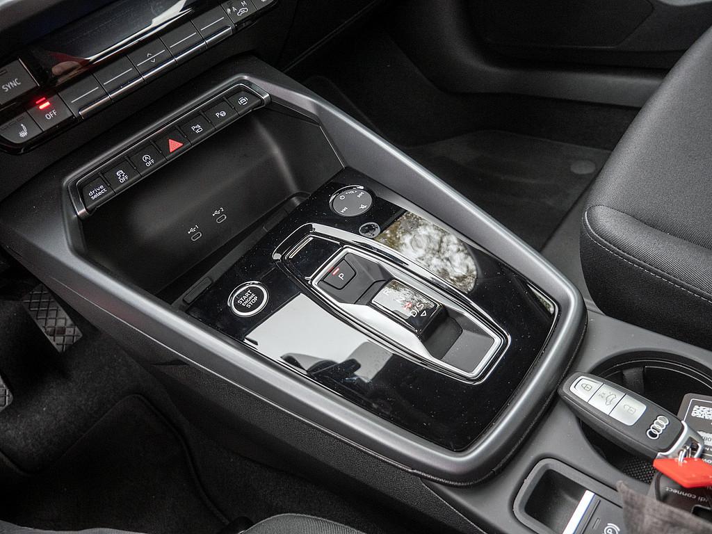 Audi A3 Limousine 30 TFSI PDC SHZ KAMERA NAVI AHK ACC, миниатюра 13
