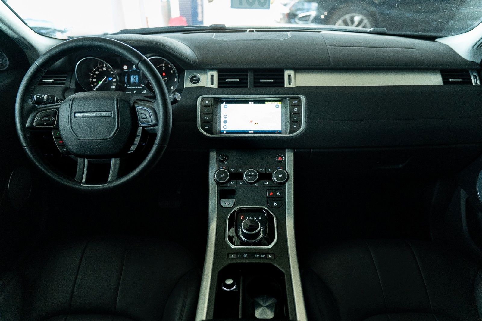 Fahrzeugabbildung Land Rover Range Rover Evoque SE 4x4 AUTOM/PANO/SHZ