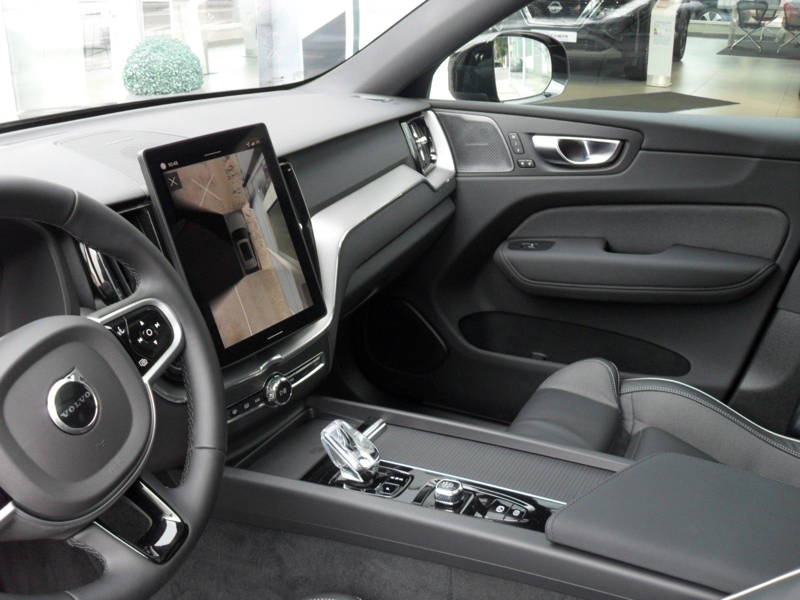 Fahrzeugabbildung Volvo XC 60 B5 Plus Black Edition AWD