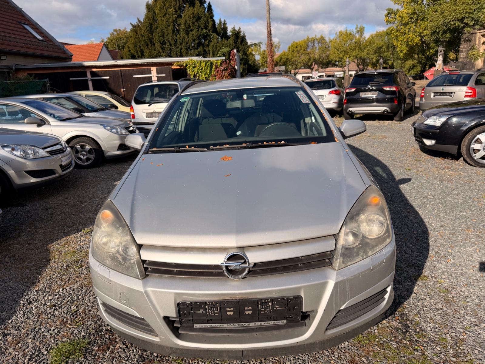 Opel Astra 2005 — rear view