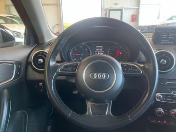 Audi A1 design *Klima*Navi*Xenon*SZHZ*