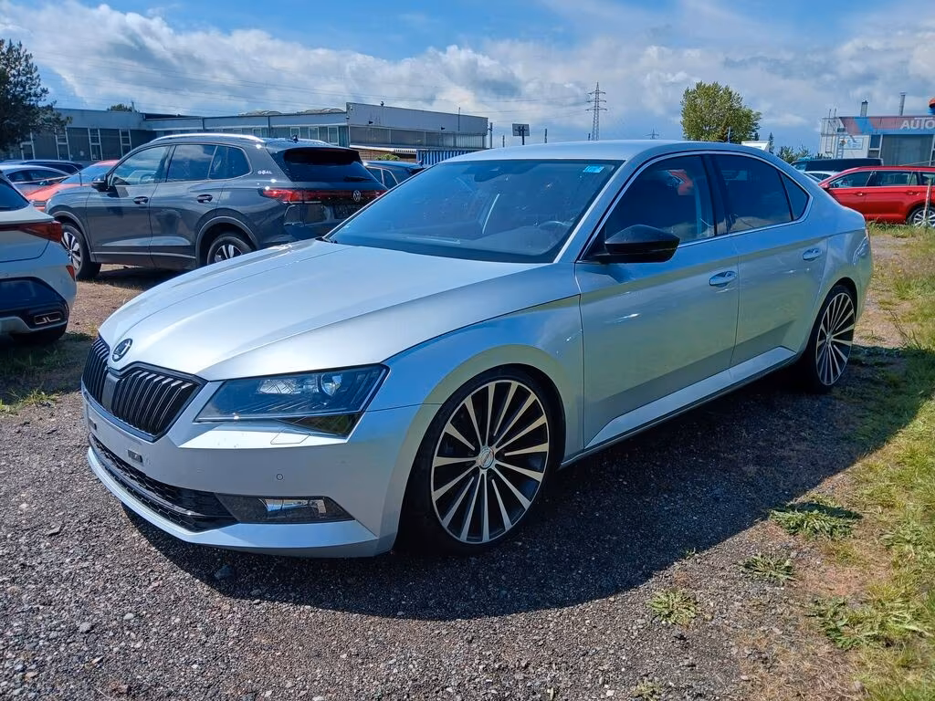 Skoda Superb 2.0 TDI DSG Lim. Green tec/Xen/Alu 20"