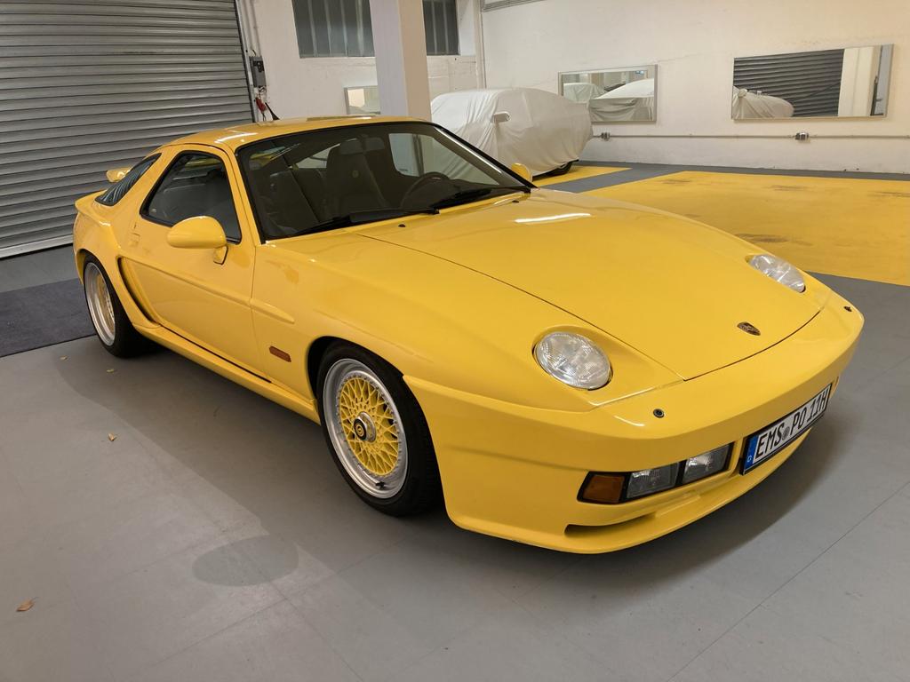 Porsche 928