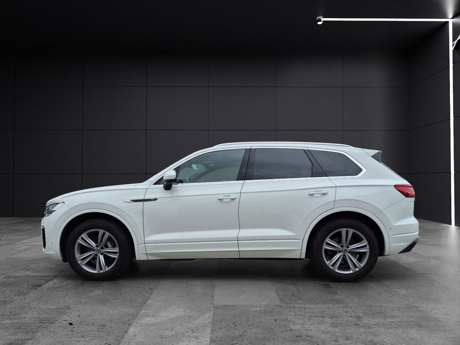 Fahrzeugabbildung Volkswagen Touareg TDI R-Line 4M Matrix Luft Navi Pano Lede