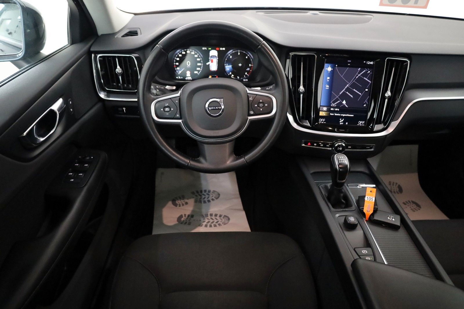 Fahrzeugabbildung Volvo V60 ,Navi,LED, PDC, 2 Zonen-Klima, 1.Hand