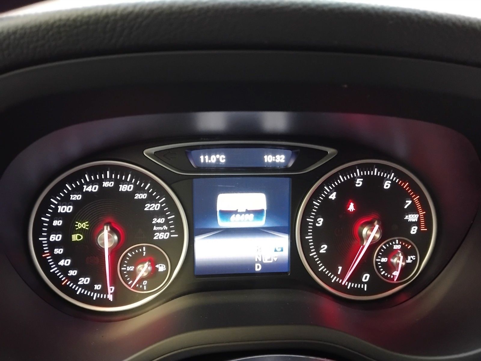 Mercedes-Benz B 180 (06/2026, Benzin)
