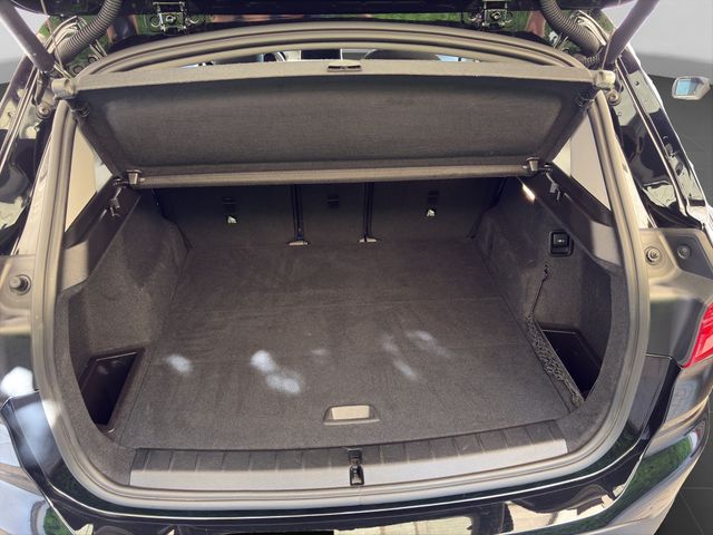 Fahrzeugabbildung BMW X1 sDrive 18i Automatik+Navi+DAB+AHK+PDC
