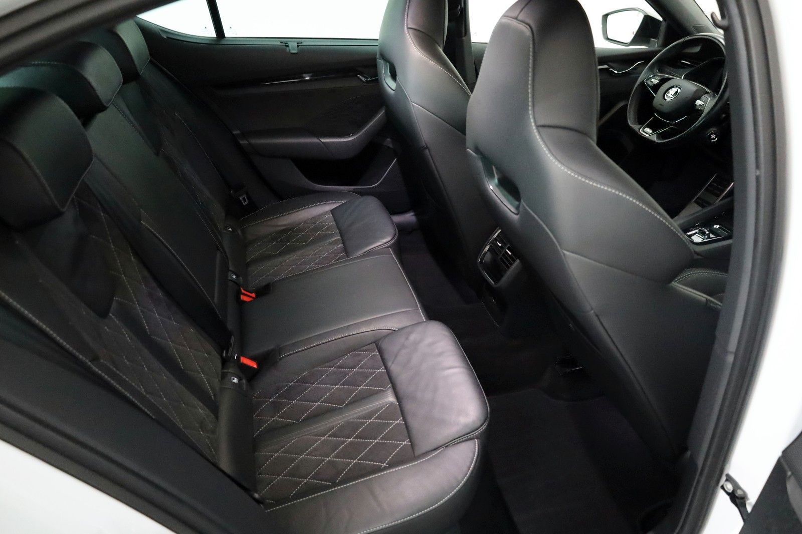 Fahrzeugabbildung SKODA Octavia Lim. RS T.Leder,Navi,LED,ACC,Massage,SH