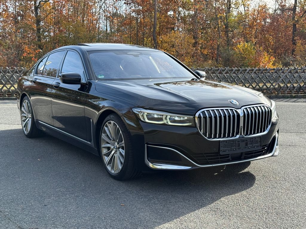 Image of BMW 750