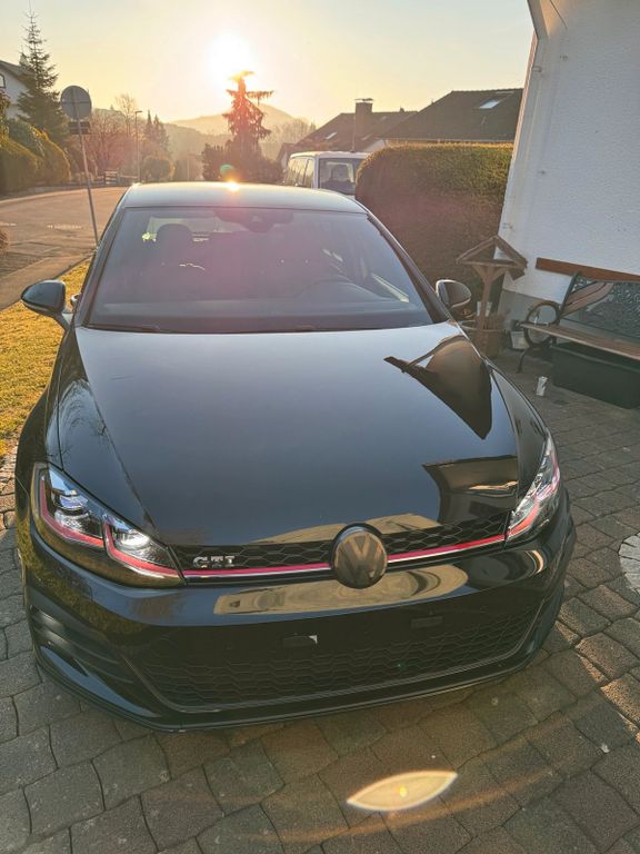Image of Volkswagen Golf