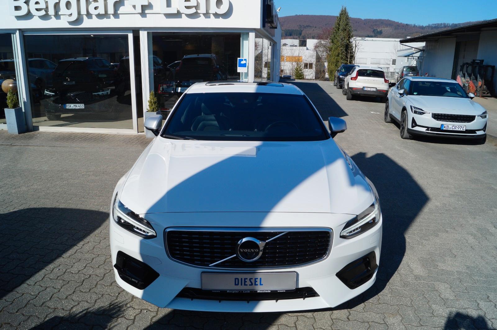Volvo S90 D4 R-Design Aut./360°/Schiebedach/BLIS/19"