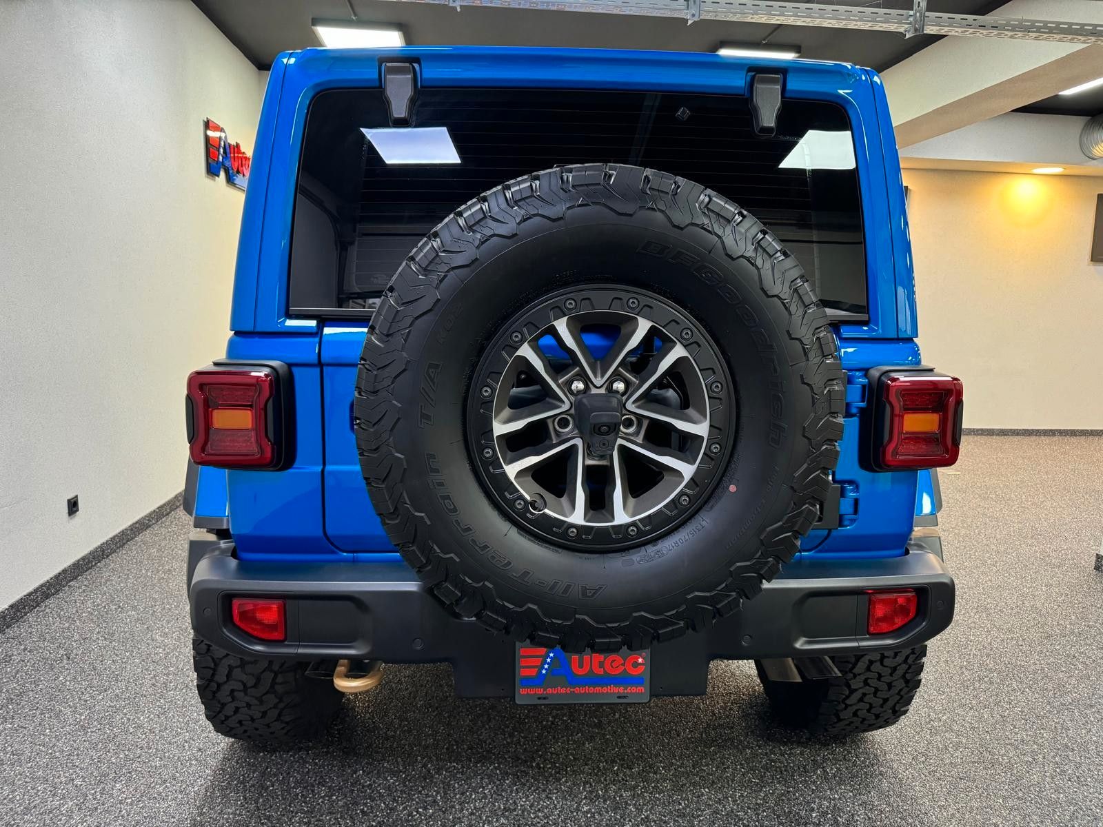 Fahrzeugabbildung Jeep RUBICON 392-6.4L HEMI V8-RECON 35"-STEEL BUMPER