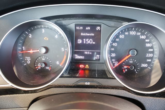 Volkswagen Passat 1.6 TDI Comfortline ACC+KAM+LED+17"+AHK