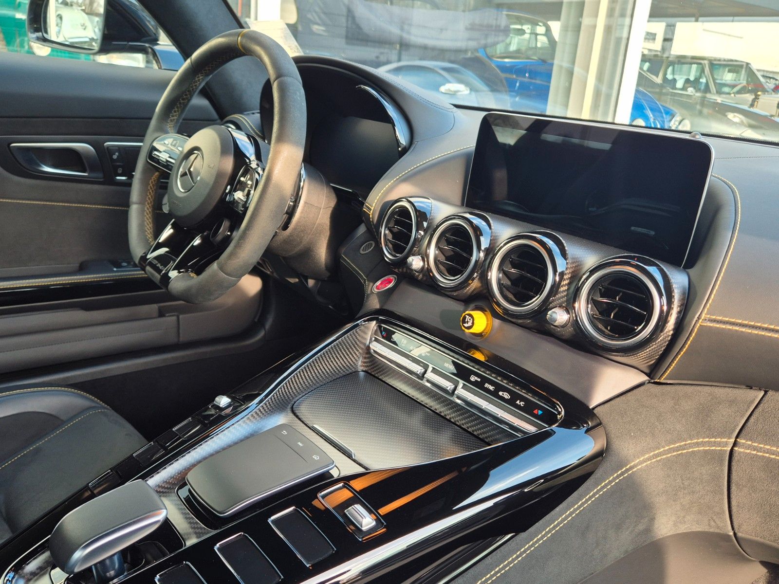 Fahrzeugabbildung Mercedes-Benz AMG GT R Designo Magno/Carbon/Burmester/1A